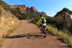 Visita guiada en bicicleta eléctrica de montaña por el macizo de Estérel.
