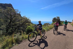 Visita guiada en bicicleta eléctrica de montaña por el macizo de Estérel.