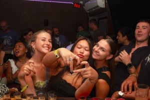 Festa di Halloween: Pub Crawl Nice con 5 shot e maschere gratuite