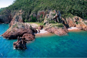 Mandelieu e a montanha Esterel de barco sem licença