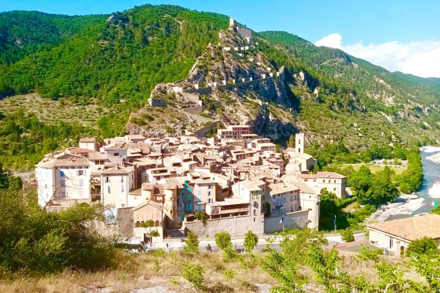 From Nice: Annot and Entrevaux Hiking Tour with Train Ride