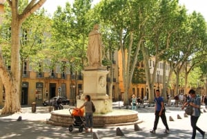 Aix en Provence: Tour guiado en coche con traslado al hotel
