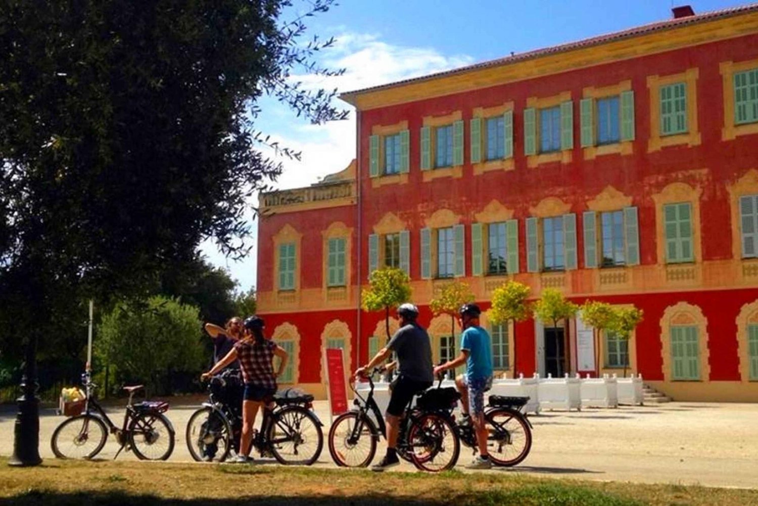 Nizza: tour in bici elettrica di 7 colline con guida locale