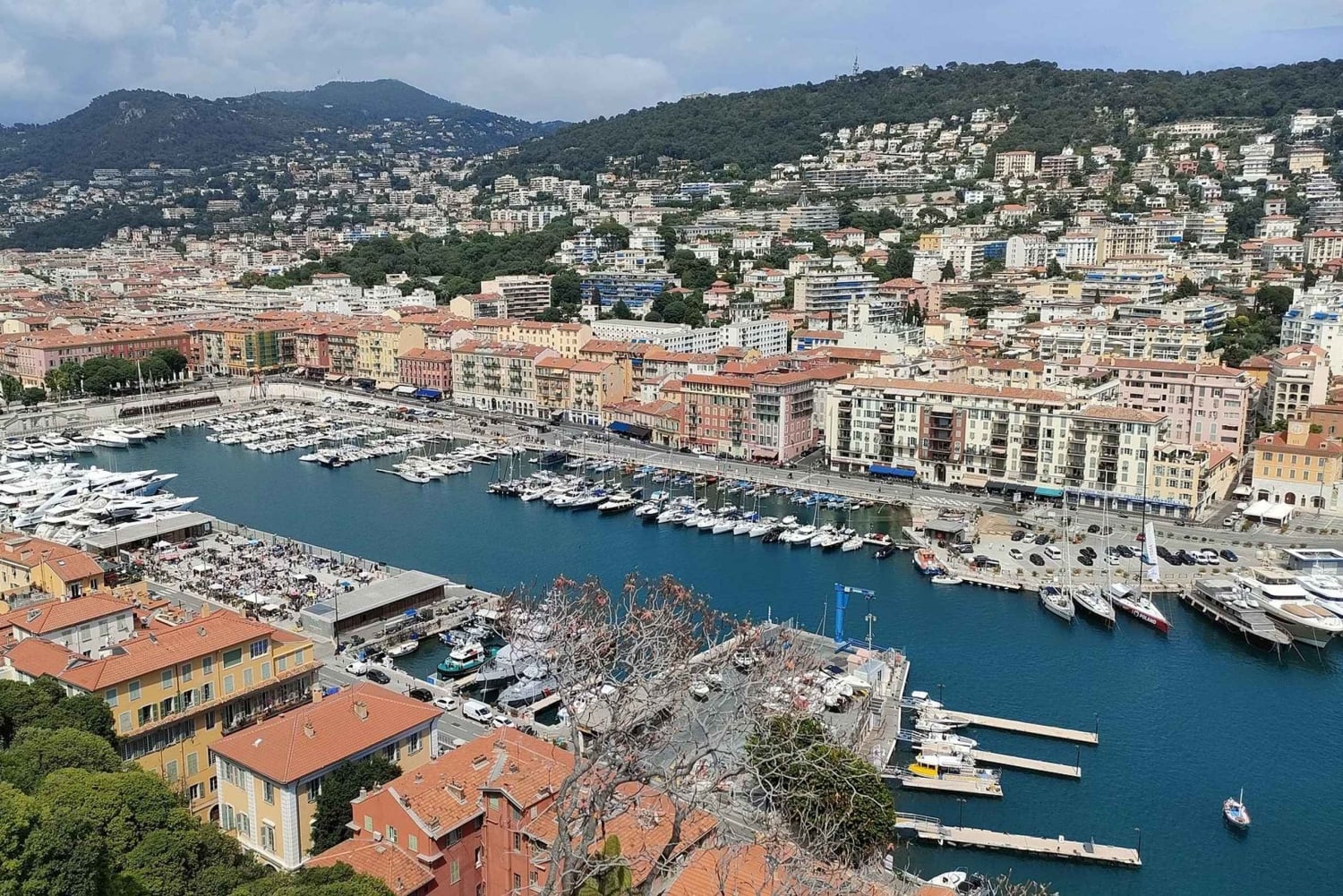 Passeio guiado a pé pela cidade