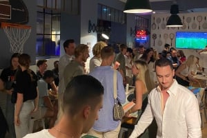 Trevligt att träffas: Pub/Bar Crawl Gott Nytt År 2025