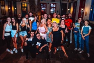 Bonito: Fiesta Pub Crawl con entrada VIP y chupitos gratis