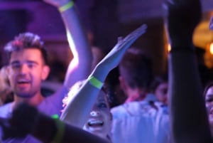 Dejligt: Riviera Bar Crawl Party med gratis shots og VIP-indgang