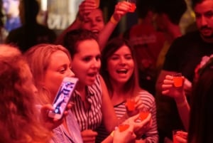 Leuk: Riviera Bar Crawl Party met gratis drankjes en VIP-toegang