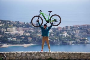 Nice: Tour guiado de bicicleta elétrica em Villefranche com café da manhã