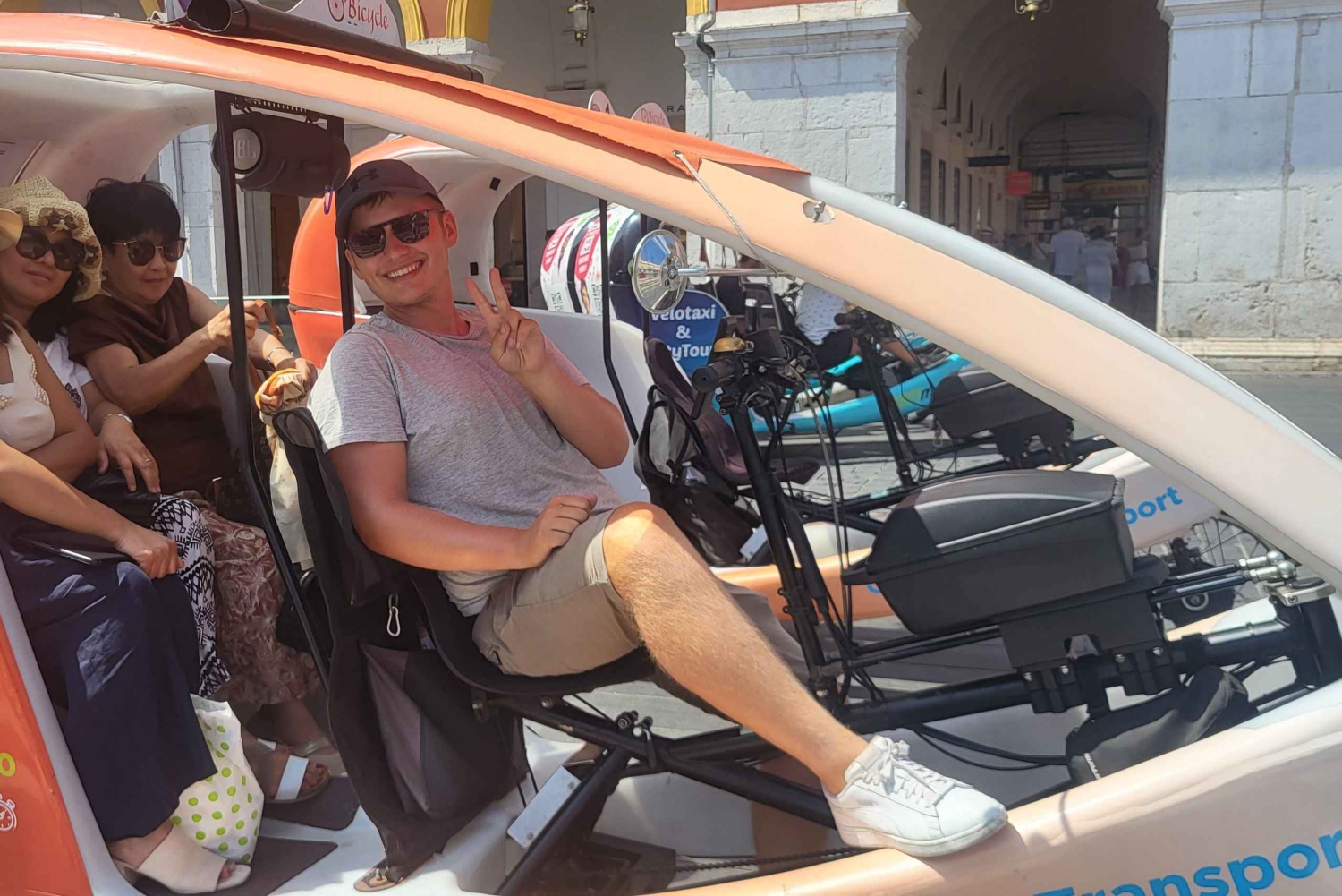 Nice : Visite guidée privé 40min en pouss pouss électrique.