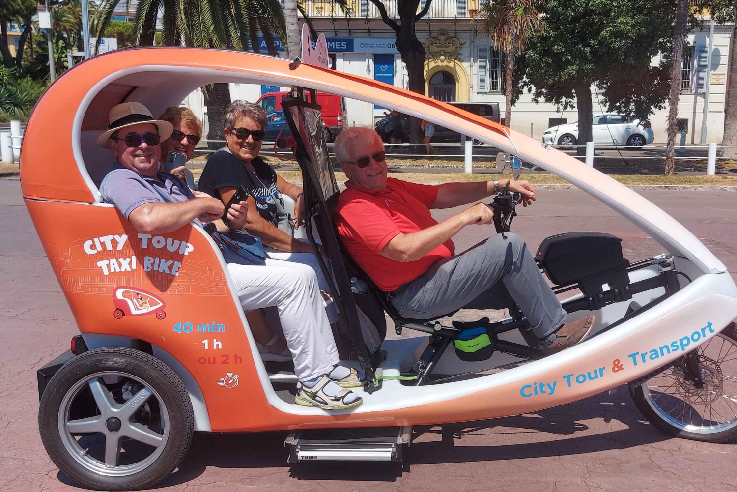 Kiva : Visite privé 1H en Vélotaxi avec un guide local.