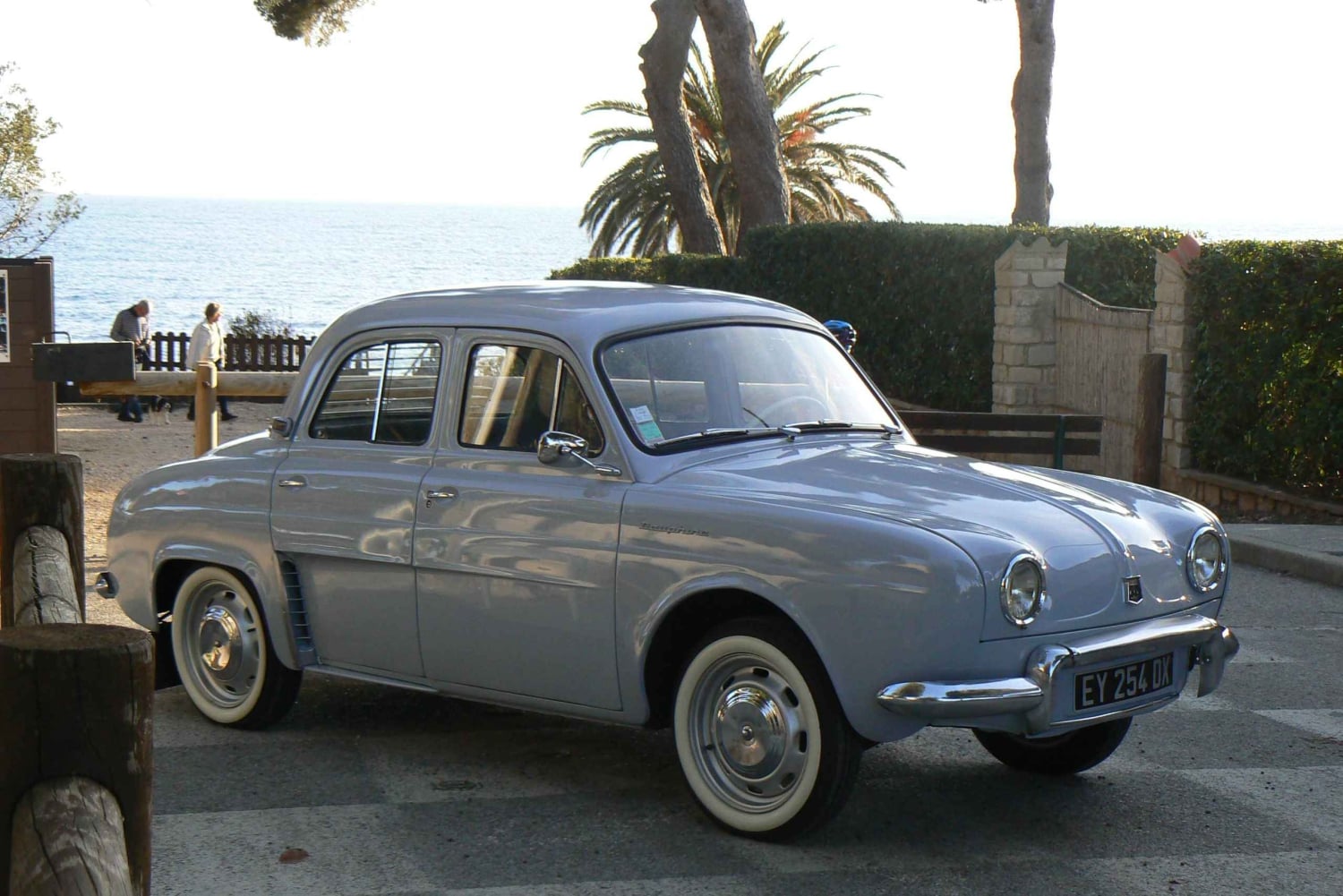 Privé Vintage Autotour in een Renault Dauphine uit 1959