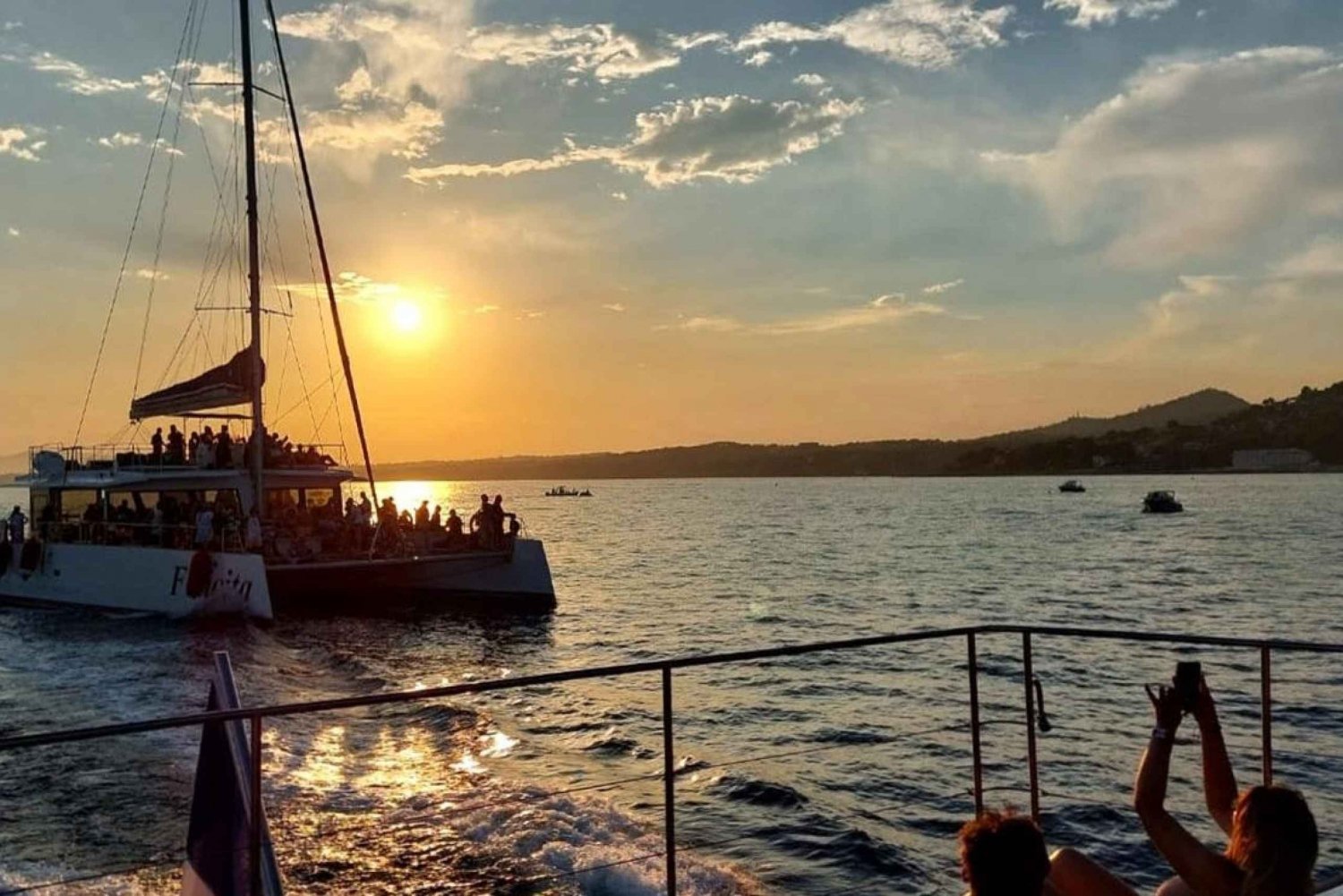 Saint-Raphaël : Sunset Cruise Cape Dramont & Golden Island