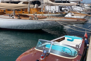 Saint-Tropez : Tour en bateau classique RIVA privé