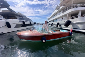 Saint-Tropez : Tour en bateau classique RIVA privé