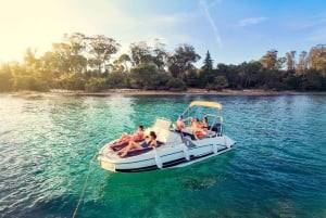 Solnedgang ved Lérins-øerne fra en privat båd i Cannes