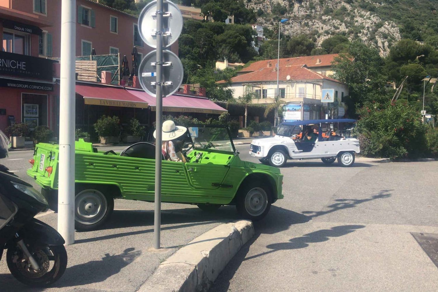 Expérience Côte d’Azur vintage en Méhari électrique – Èze et Monaco