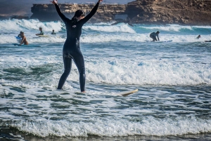 カナリア諸島：8名様までのグループ向けサーフィンレッスン（プライベート）
