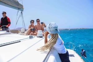 Corralejo: Adults-Only Catamaran Day Trip to Lobos Island