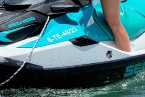 Corralejo: tour in moto d'acqua a Lobos con servizio di prelievo in hotel opzionale