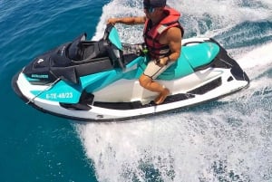 Corralejo: tour in moto d'acqua a Lobos con servizio di prelievo in hotel opzionale