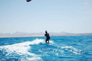 Corralejo: KITESURF-BEGYNDERKURSER. Halvprivate grupper
