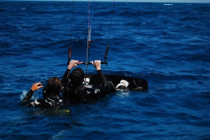 Corralejo: CURSOS DE KITESURF PARA PRINCIPIANTES. Grupos semiprivados.