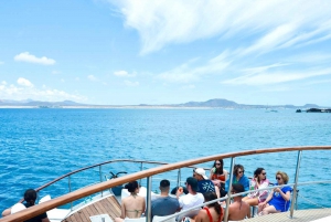 From Corralejo: Lobos Island Boat and Snorkel Activity