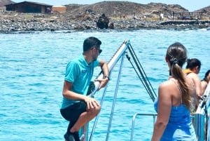 From Corralejo: Lobos Island Boat and Snorkel Activity