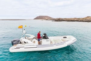 Corralejo: Lobos Island Catamaran Tour with Drinks & Snorkel