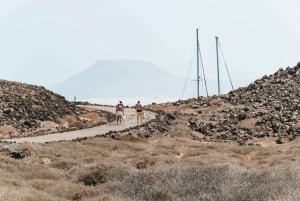 Corralejo: Roundtrip Ferry to Lobos Island with Entry Pass