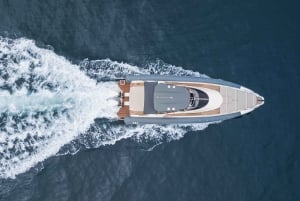 Corralejo: Motorbåtskryssning till stränder med frukt och dryck