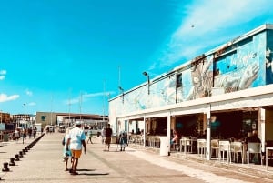 Corralejo : visite à pied avec boisson sur un toit au coucher du soleil