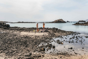 From Corralejo: Round-Trip Ferry Transfer to Lobos Island