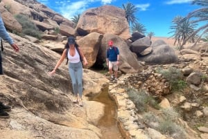 Fuerteventura: Ajuy Caves & hike to secret Las Penitas Arco