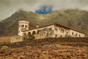 Fuerteventura: Cofete Beach and 'Villa Winter' VIP Tour