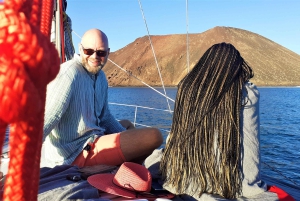 FUERTEVENTURA: PRIVAT SEJLTUR MED SEJLBOARD OMKRING ISLA DE LOBOS