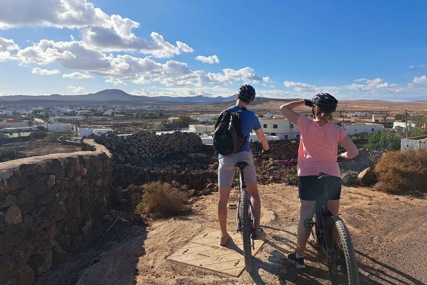 フェルテベントゥラ ノルテ：バランコ E バイク ツアー