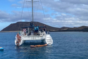 Fuerteventura: PRIVATE Catamaran All Inclusive Lobos in