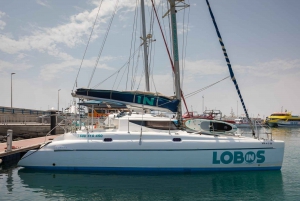 Fuerteventura: PRIVATE Catamaran All Inclusive Lobos in