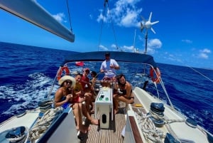 Morro Jable: Excursión en Velero con Comida y Bebida