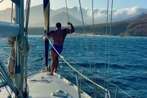 Morro Jable: Excursión en Velero con Comida y Bebida