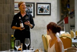 VISITA GUIADA EN BODEGA CONATVS CON CATA DE VINOS EN ESPAÑOL