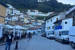 Asturies Côte occidentale Plage de Cudillero et des Cathédrales
