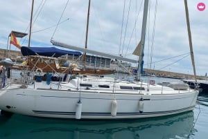 Embarque numa aventura inesquecível de barco pela baía de Baiona!