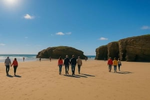From A Coruna: Guided Day Trip to Lugo & As Catedrais Beach
