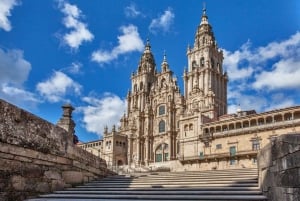 Desde Lisboa: excursión de un día a Santiago de Compostela con Fátima.