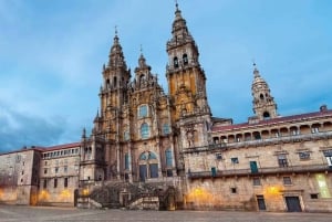 Desde Lisboa: excursión de un día a Santiago de Compostela con Fátima.