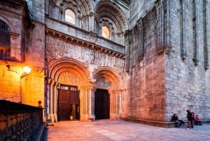 Desde Lisboa: excursión de un día a Santiago de Compostela con Fátima.