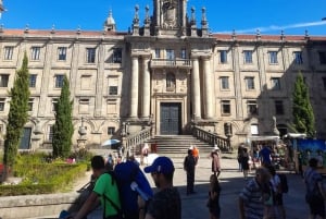 Desde Lisboa: excursión de un día a Santiago de Compostela con Fátima.